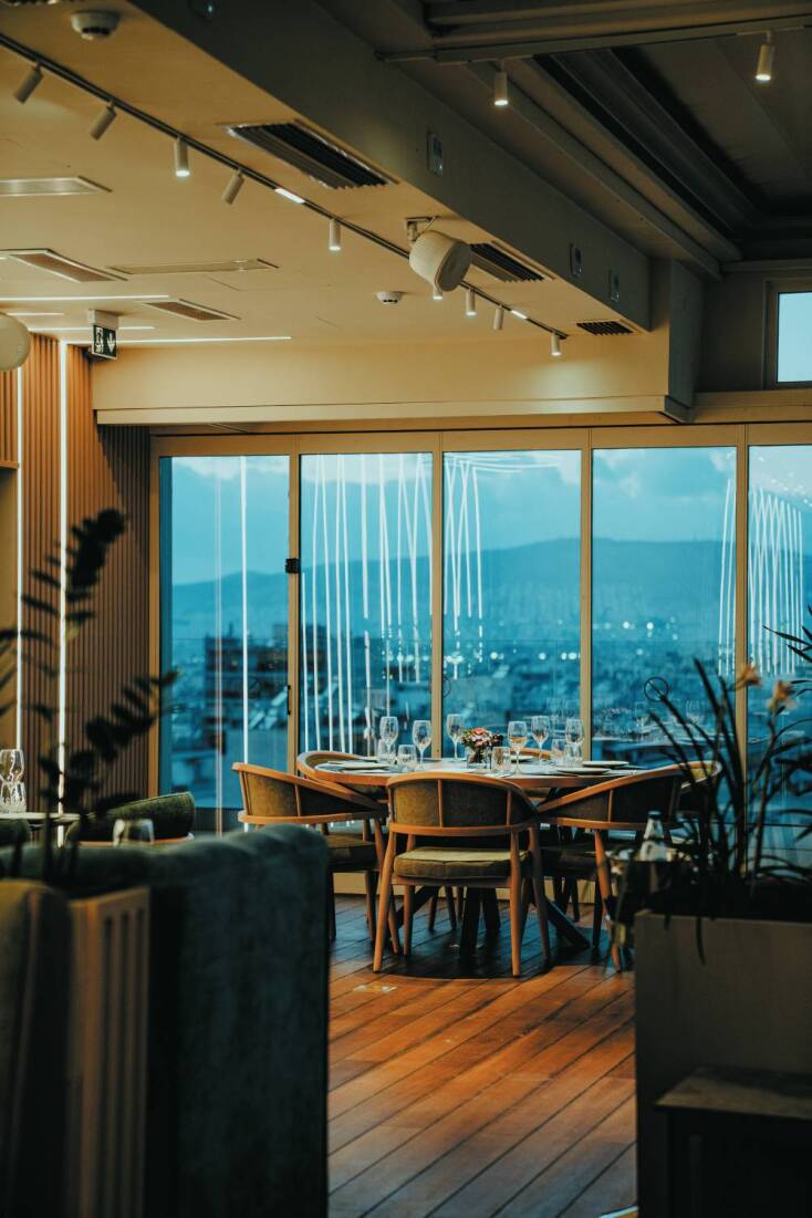 O χώρος του Rodopou & Beyond του Hilton Garden Inn Athens Syggrou Avenue