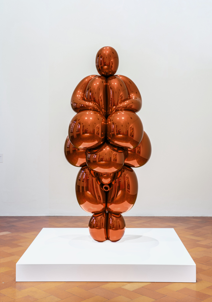 Balloon Venus Lespugue (Orange), 2013-2019, ανοξείδωτος ανακλαστικός χάλυβας με διάφανη χρωματική επίστρωση 266,9 x 124,1 x 104,7 εκ., 1/5 μοναδικές εκδόσεις, Συλλογή Homem Sonnabend © Jeff Koons. Φωτογραφία: Ela Bialkowska, OKNO Studio, ευγενική παραχώρηση Palazzo Strozzi