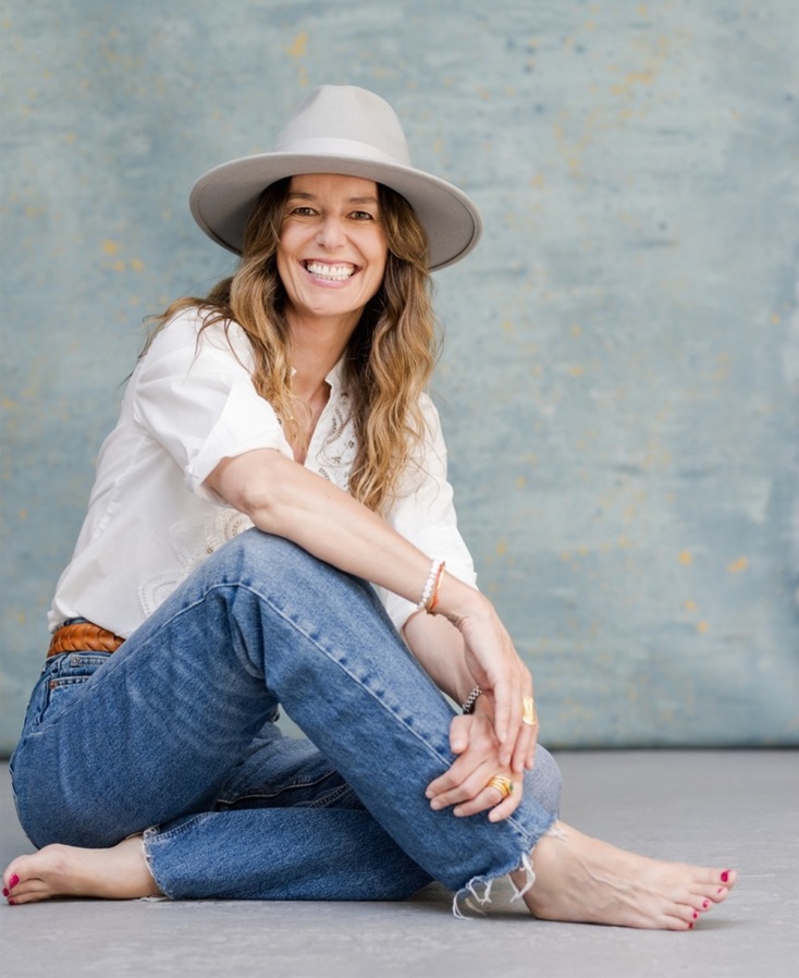 Alexandra Potter: «Εξομολογήσεις μιας σαραντάρας (και κάτι) που τα σκά**σε»