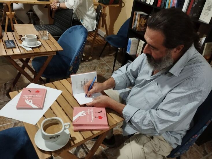 Το καλύτερο βιβλιοπωλείο – καφέ στις Αχαρνές