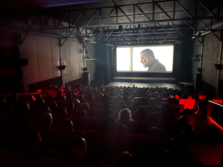 Σπασμένη Φλέβα: Με sold out προβολές και 31.250 εισιτήρια το πρώτο τετραήμερο προβολής, η νέα ταινία του Γιάννη Οικονομίδη.