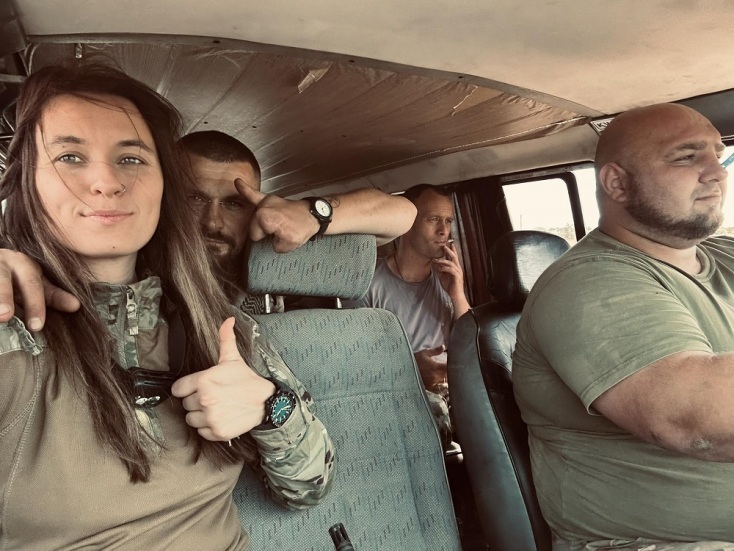 Γιάρα Τσορνοχούζ: Μια Ουκρανή ποιήτρια στην πρώτη γραμμή της μάχης