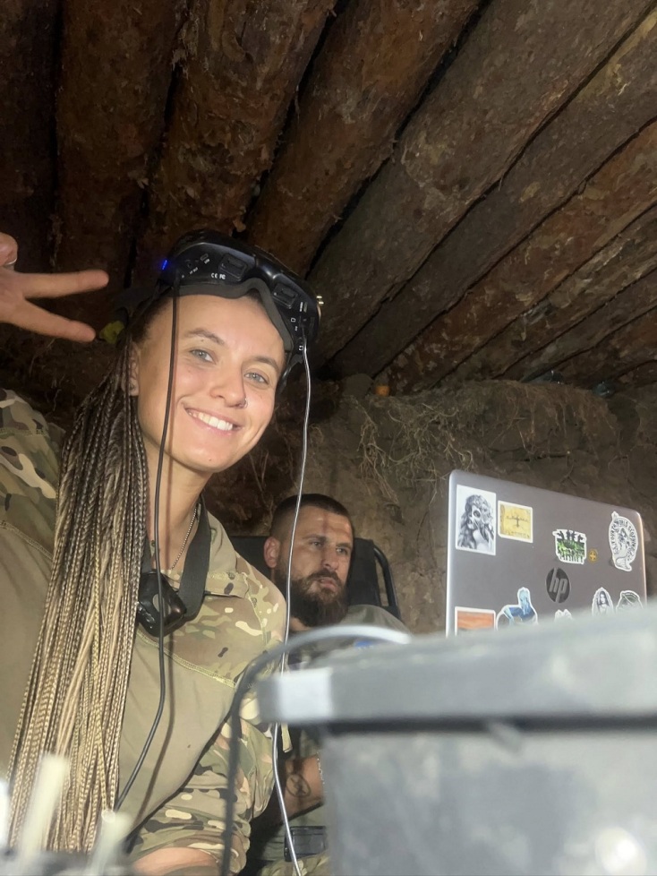 Γιάρα Τσορνοχούζ: Μια Ουκρανή ποιήτρια στην πρώτη γραμμή της μάχης