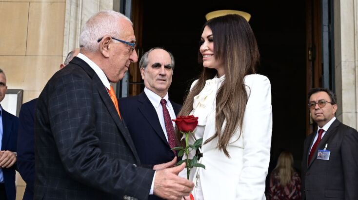 Εθιμοτυπική επίσκεψη της Κ. Γκιλφόϊλ στη Βουλή