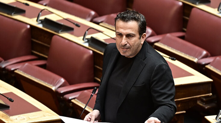 Briefing | Στέφανος Παραστατίδης