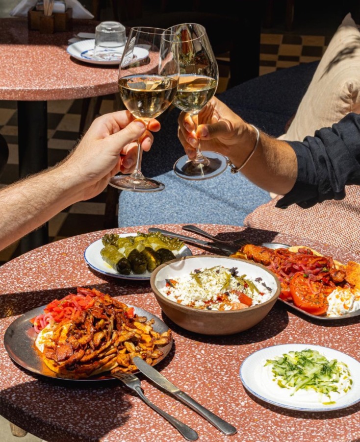 Γεύμα στο Cinapos