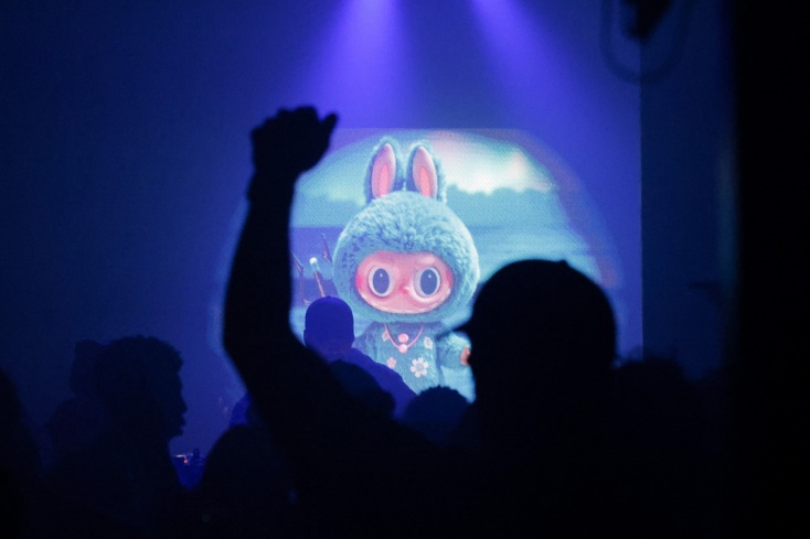 Ανασκόπηση - Οι πιο viral στιγμές του 2025: Μemes, τάσεις, διασημότητες, ποπ κουλτούρα και γεγονότα που καθόρισαν τη χρονιά και κατέκλυσαν τα social media.