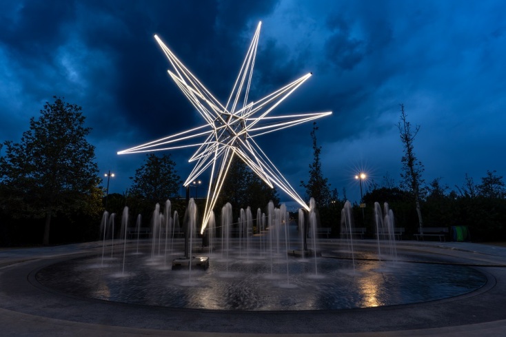 Η Αθήνα γιορτάζει (και δεν μένει σπίτι)