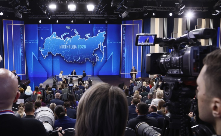 Βλαντίμιρ Πούτιν: Ο πρόεδρος της Ρωσίας έστειλε ηχηρά μηνύματα προς Δύση και Ουκρανία -  Χάρτης με τις προσαρτημένες περιοχές στο φόντο της συνέντευξης Τύπου 