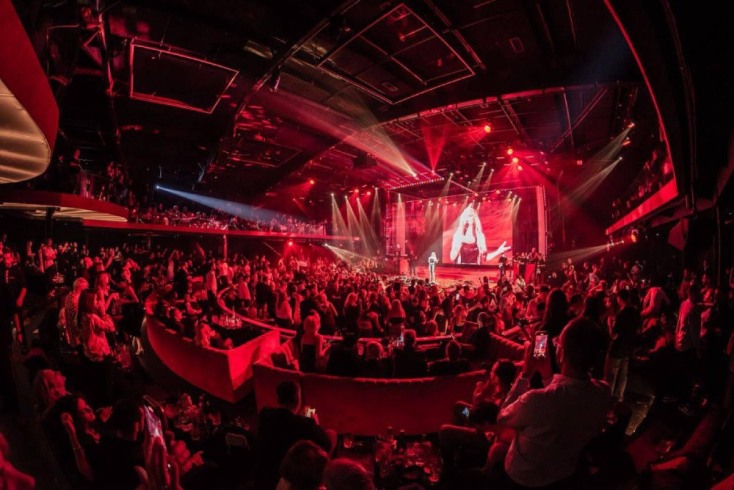 Βραδιές με Νατάσσα Θεοδωρίδου και Σάκη Ρουβά στο Έναστρον