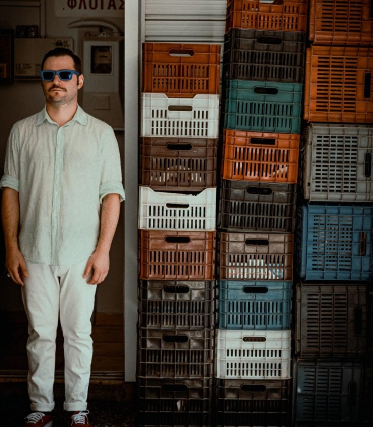 Ο Γιώργος Γκέκας κυκλοφορεί το νέο του σινγκλ «Άνθισα»