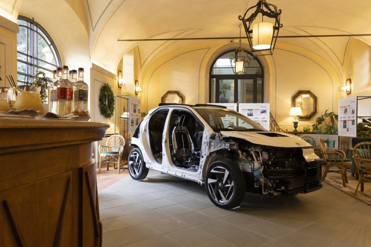 Οδηγούμε στην Τοσκάνη το νέο Aygo Cross Hybrid Electric, το 1ο υβριδικό στην κατηγορία του που δίνει άλλη διάσταση στην οικονομία