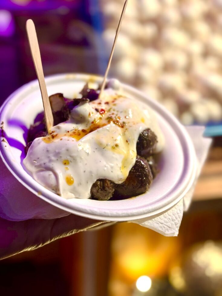 Λουκάνικα, μανιτάρια, Glühwein και χριστουγεννιάτικη μαγεία στο Weihnachtsmarkt του Βερολίνου