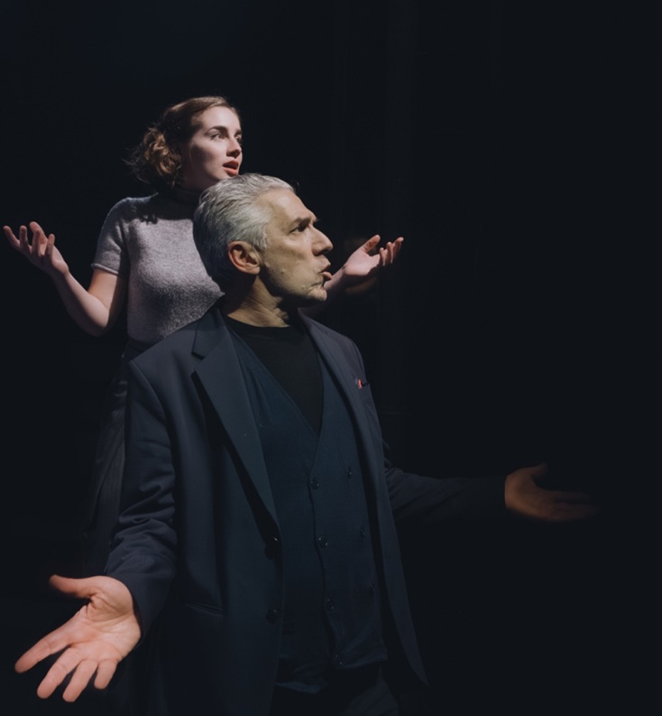 Γιώργος Σκεύας: Επιστρέφω στην ιστορία του θεάτρου όπως ο ζωγράφος στην παράδοση