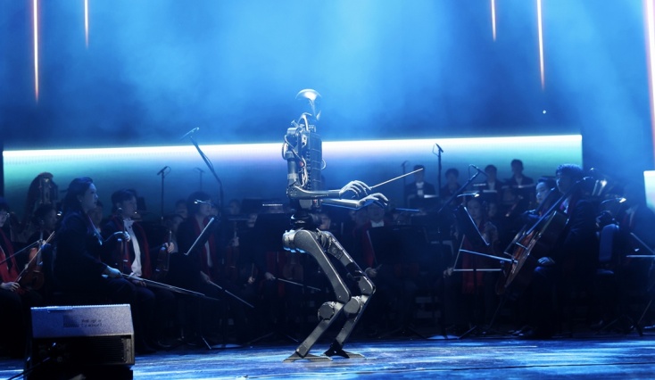 Ρομπότ που διευθύνει ορχήστρα με τη βοήθεια της Τεχνητής Νοημοσύνης