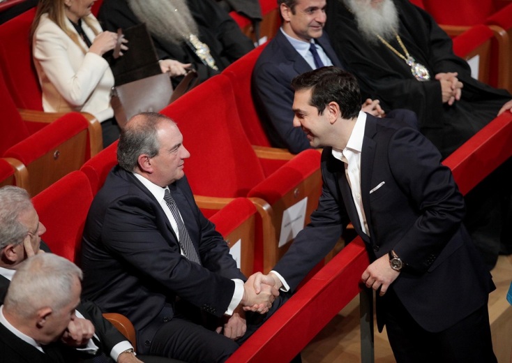 Οι ακροκεντρώοι και ο καταραμένος όφις