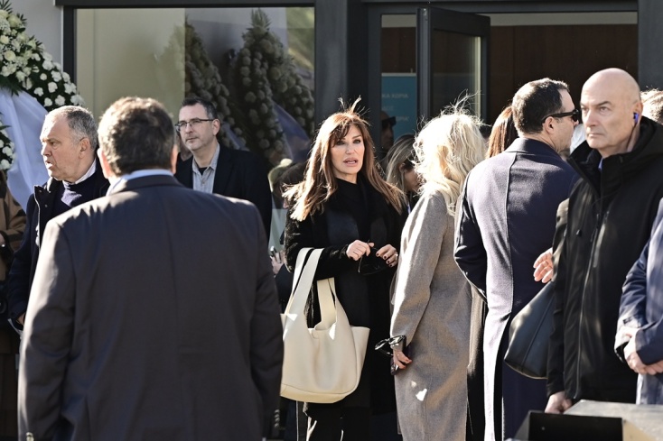 Βίκυ Χατζηβασιλείου