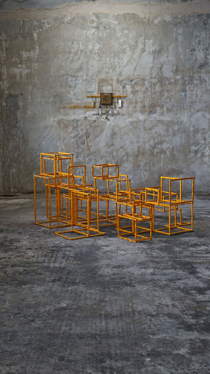 Άποψη έργων από την ατομική έκθεση «Ευτυχώς η π-οίηση τελειώνει» σε επιμέλεια της ιστορικού τέχνης Νίκης Παπασπύρου, στην γκαλερί ΕΝΙΑ στον Πειραιά το 2022