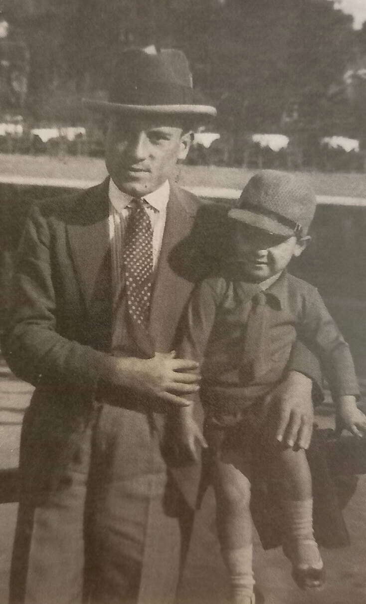 Ο Κώστας Ταχτσής με τον αγαπημένο του θείο, Γιάννη