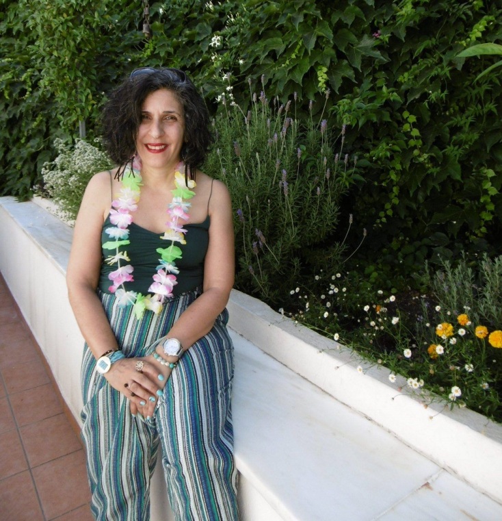 Η Μερβάς Μαάνιαν ζει στην Αθήνα, ωστόσο το μυαλό της βρίσκεται στον αγώνα του ιρανικού λαού