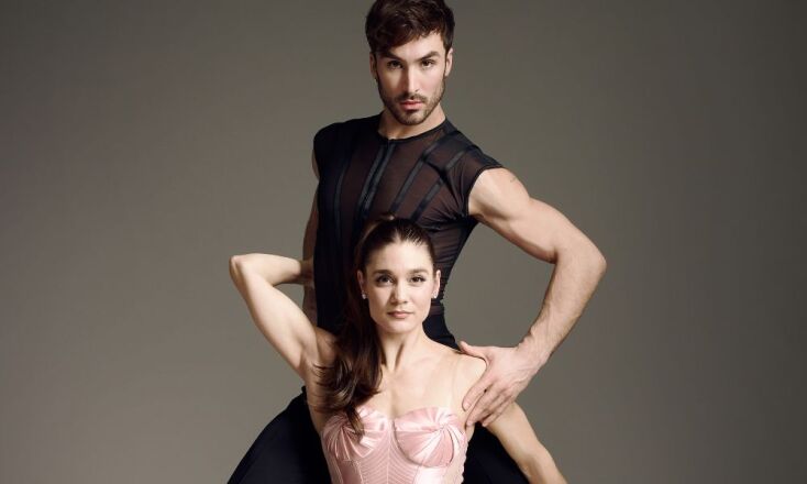 Γκλίτερ και Χρυσός: Χορεύοντας στον Πάγο | Glitter & Gold: Ice Dancing