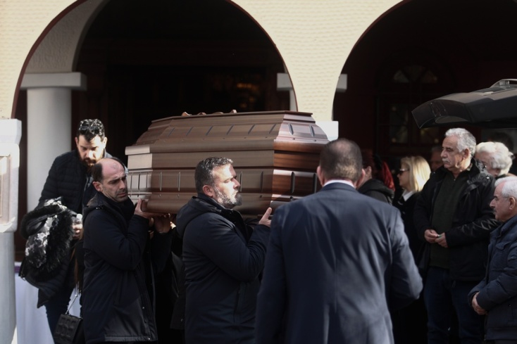 Βιολάντα: Θρήνος στην κηδεία της 44χρονης Ελένης - Συντετριμμένη η οικογένειά της