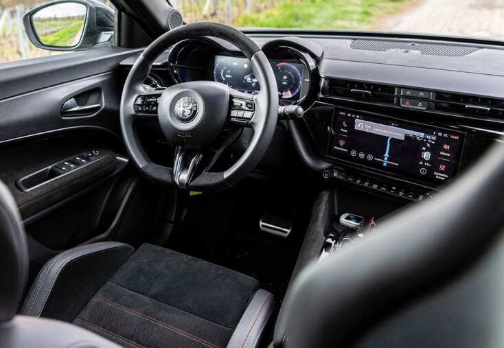 Alfa Romeo Junior Ibrida