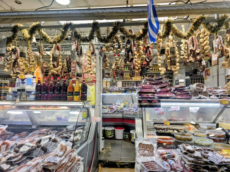 Ψωνίζοντας φθηνά και καλά στη Σκεπαστή Αγορά της Καλλιθέας