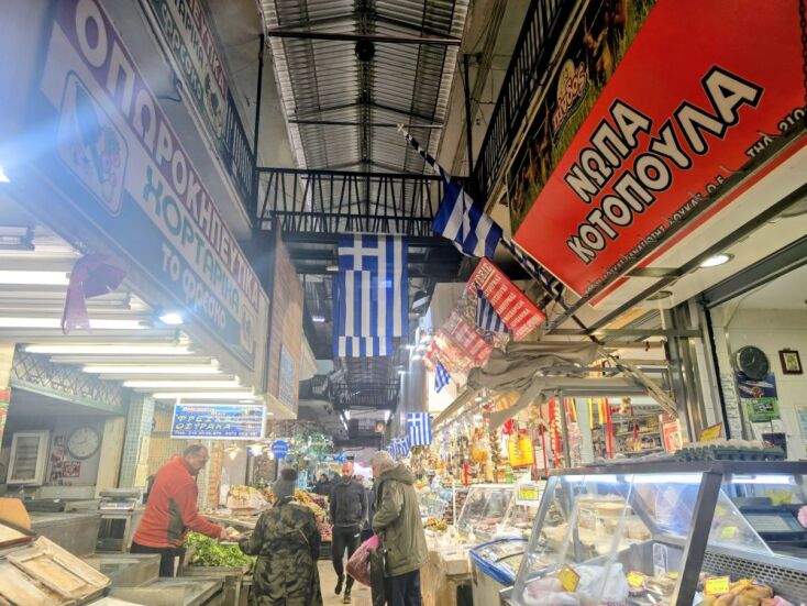 Ψωνίζοντας φθηνά και καλά στη Σκεπαστή Αγορά της Καλλιθέας