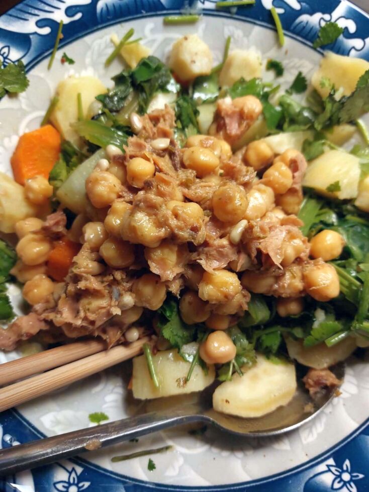 Συνταγή για σαλάτα με γλυκοπατάτα, ρεβίθια και τόνο