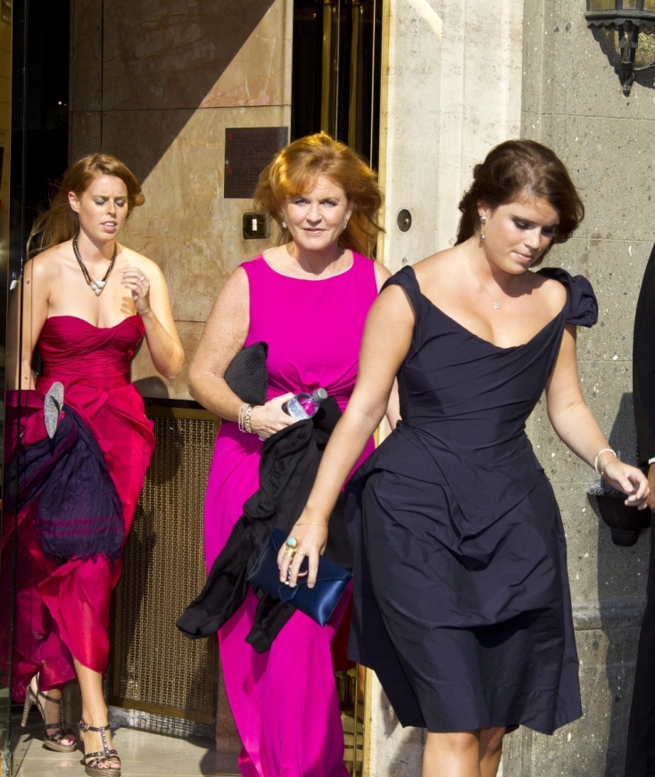 Η Φέργκιουσον με τις κόρες της, πριγκίπισσες Βεατρίκη και Ευγενία