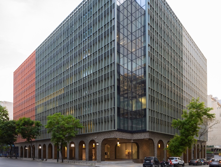 dimand_minion_beethe_change_1_nikos_daniilidis