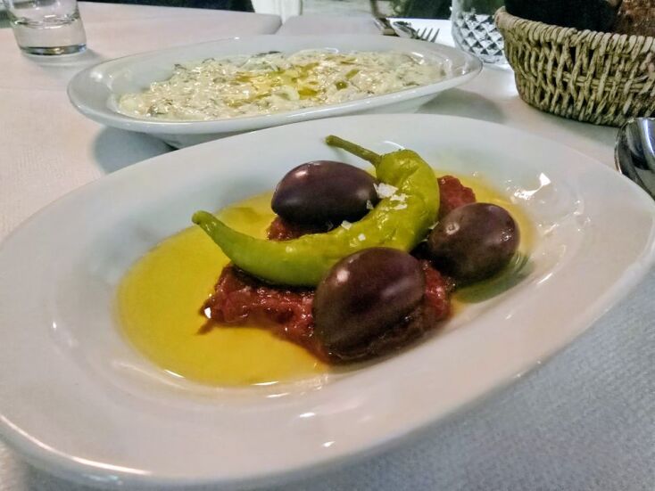 Δώδεκα Πιάτα