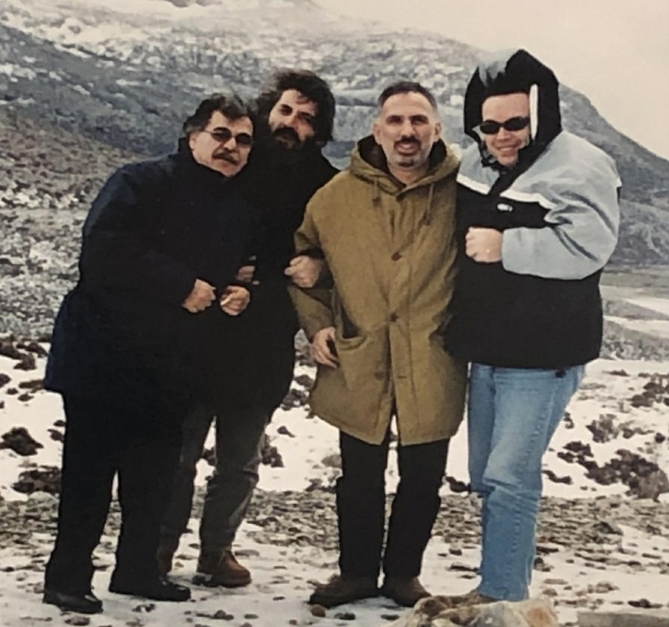 Μανώλης Λιδάκης (1960-2025): Το οδοιπορικό του πιο αισθαντικού τραγουδιστή των τελευταίων ετών