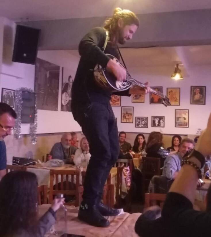 Μεζεδοπωλείο η Μαγκουφάνα