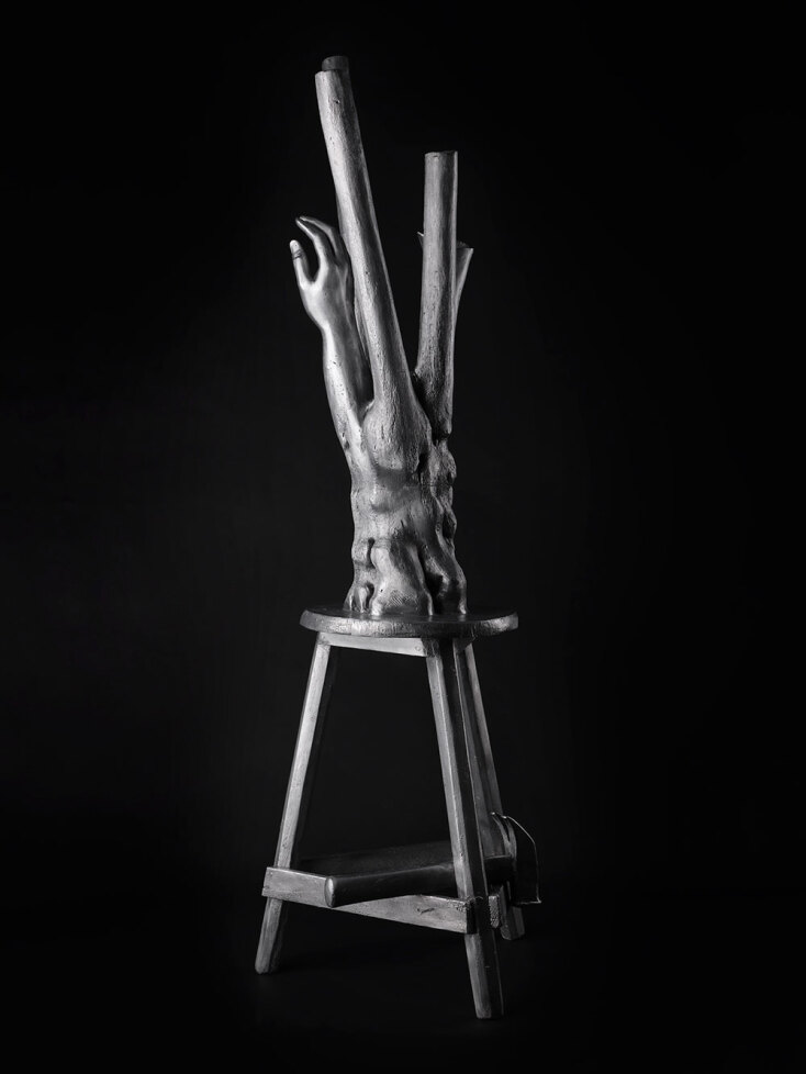 Fabrizio Loschi, Ur, χύτευση με κέρινο καλούπι από αλουμίνιο, 120 x 42 x 40