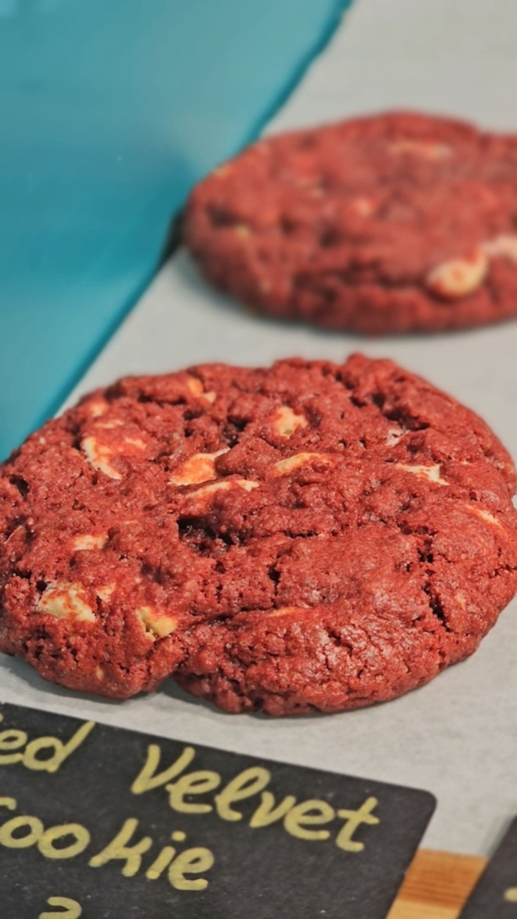 Red velvet cookie