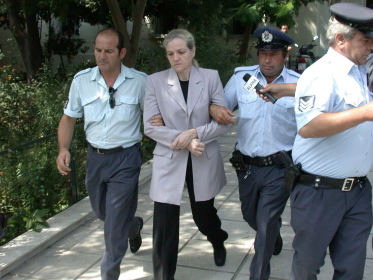 Στον ανακριτή οδηγήθηκε η Μαρία Τέντα η οποία κατηγορείται ότι μαζί με τον Νίκο Κωτούλα είχαν δολοφονήσει τον σύζυγο της στον Αλμυρό Βόλου