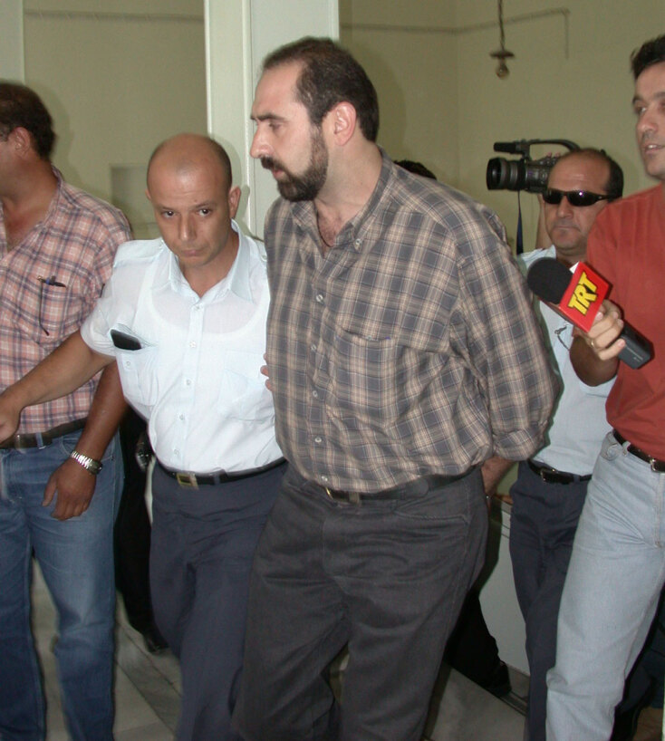 Στον ανακριτή οδηγήθηκε ο Νίκος Κωτούλας για συμπληρωματική κατάθεση ο οποίος κατηγορείται ότι μαζί με την Μαρία Τέντα είχαν δολοφονήσει τον σύζυγο της στον Αλμυρό Βόλου