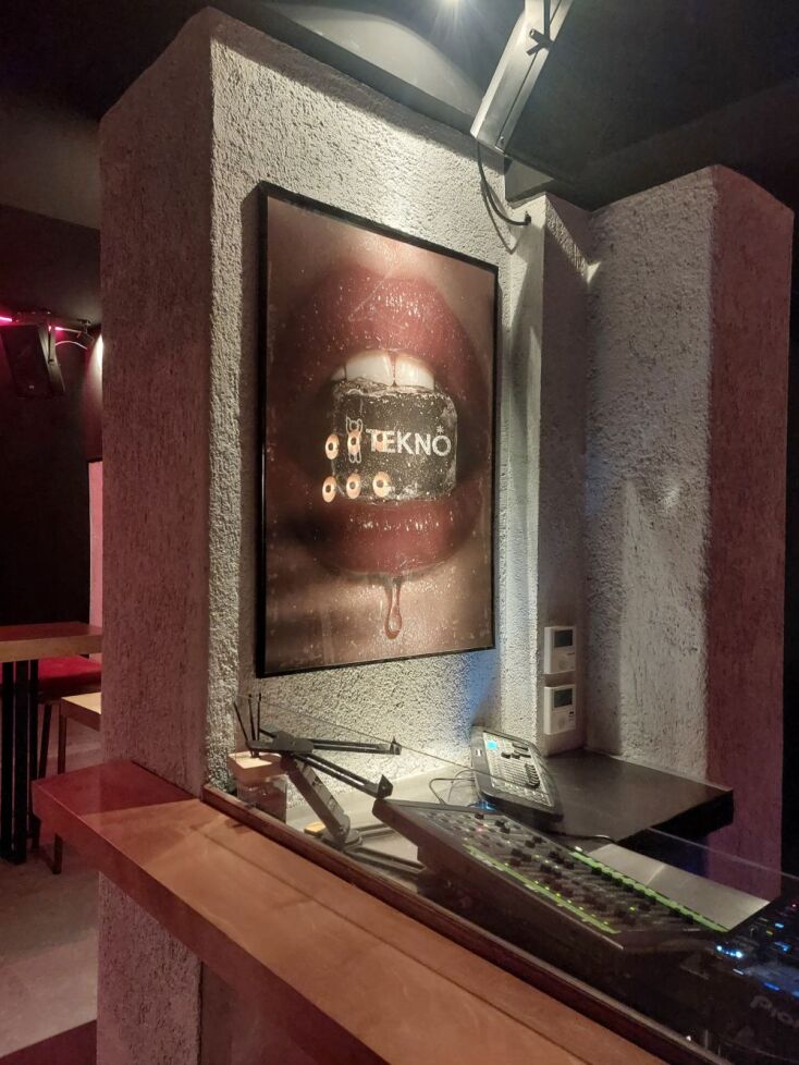 Teknó, Κολωνάκι