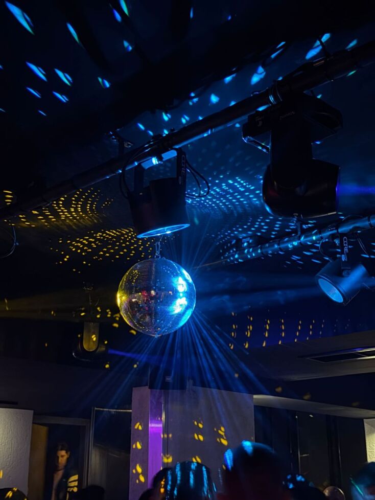 Teknó, Κολωνάκι