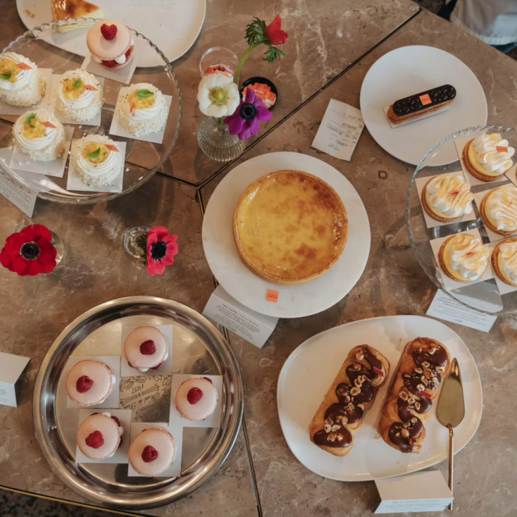 Τα 6 εμβληματικά γλυκά που δοκιμάσαμε στο Athénée