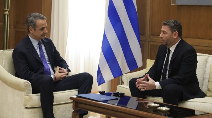 Μητσοτάκης σε Ανδρουλάκη: Προτεραιότητα ο επαναπατρισμός των εγκλωβισμένων Ελλήνων - Η σημαία και η καρδιά μας βρίσκεται στην Κύπρο