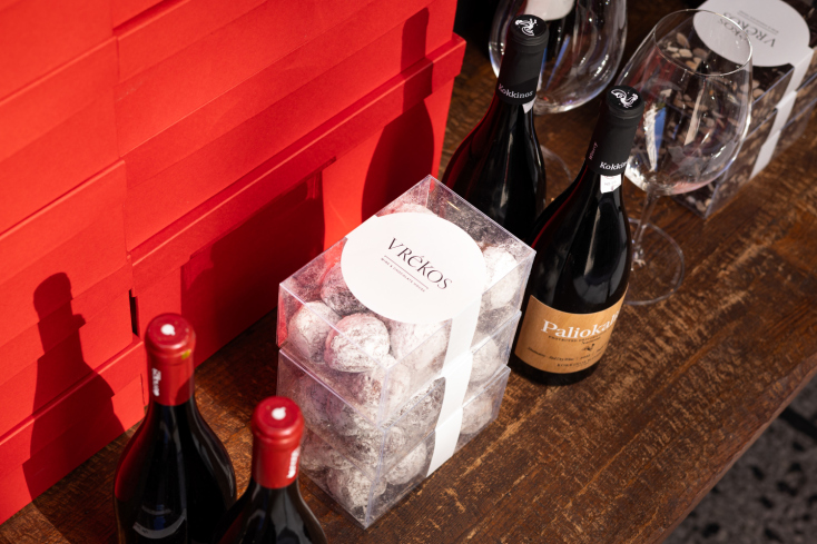 Κρασί και σοκολάτες