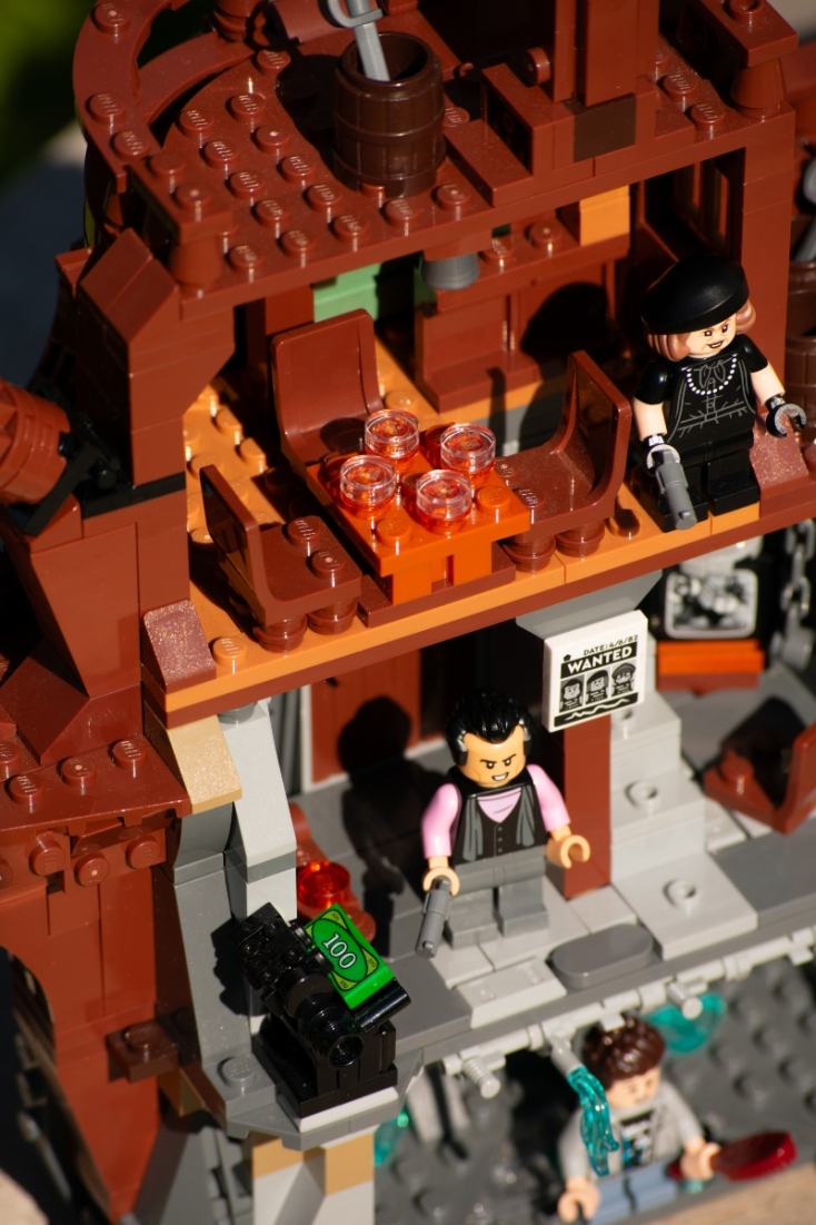 Ο Έλληνας designer Βαγγέλης Ντεζές μιλά για το LEGO Ideas σετ των Goonies, τη δεκαετή προσπάθεια πίσω από αυτό και τη συνεργασία με τη LEGO.