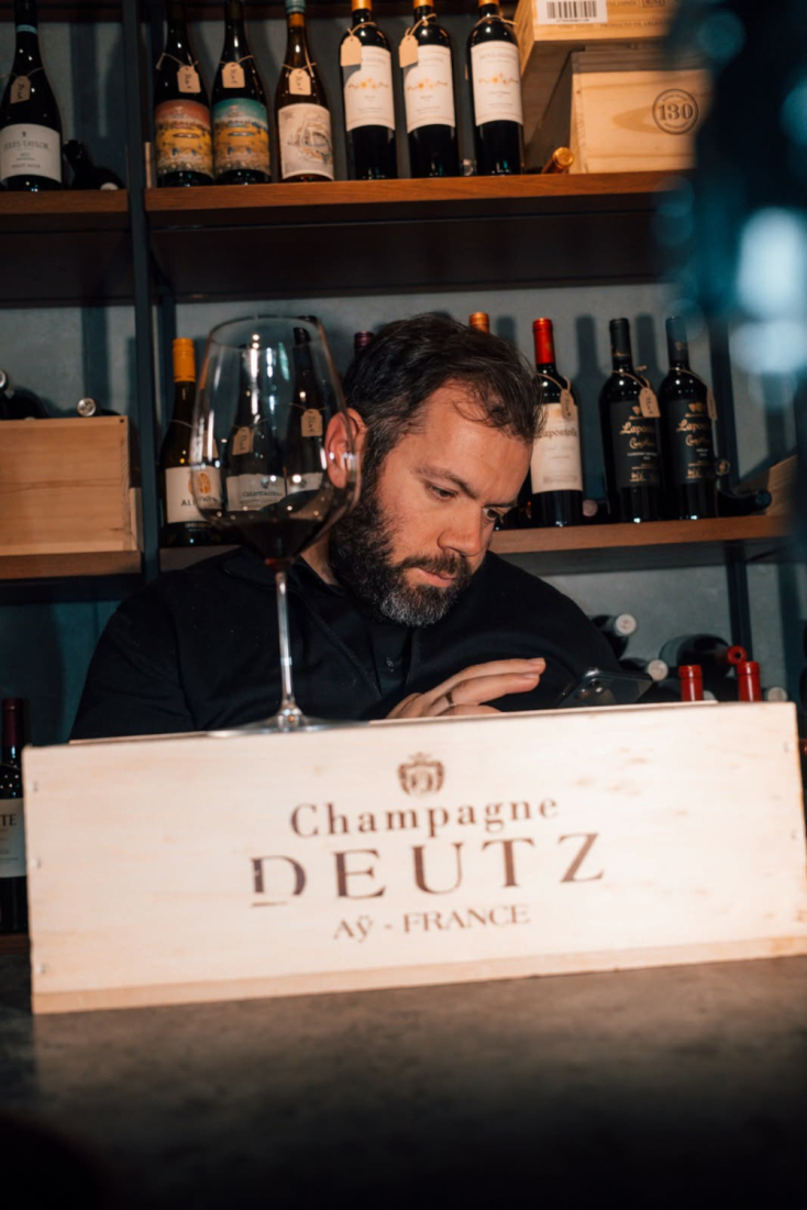 Ο ιδιοκτήτης Βασίλης Βλάχος