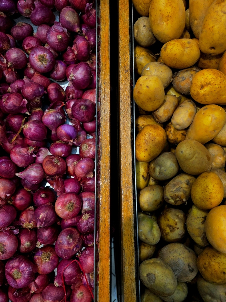 Μακριά και αγαπημένα κρεμμύδια και πατάτες 