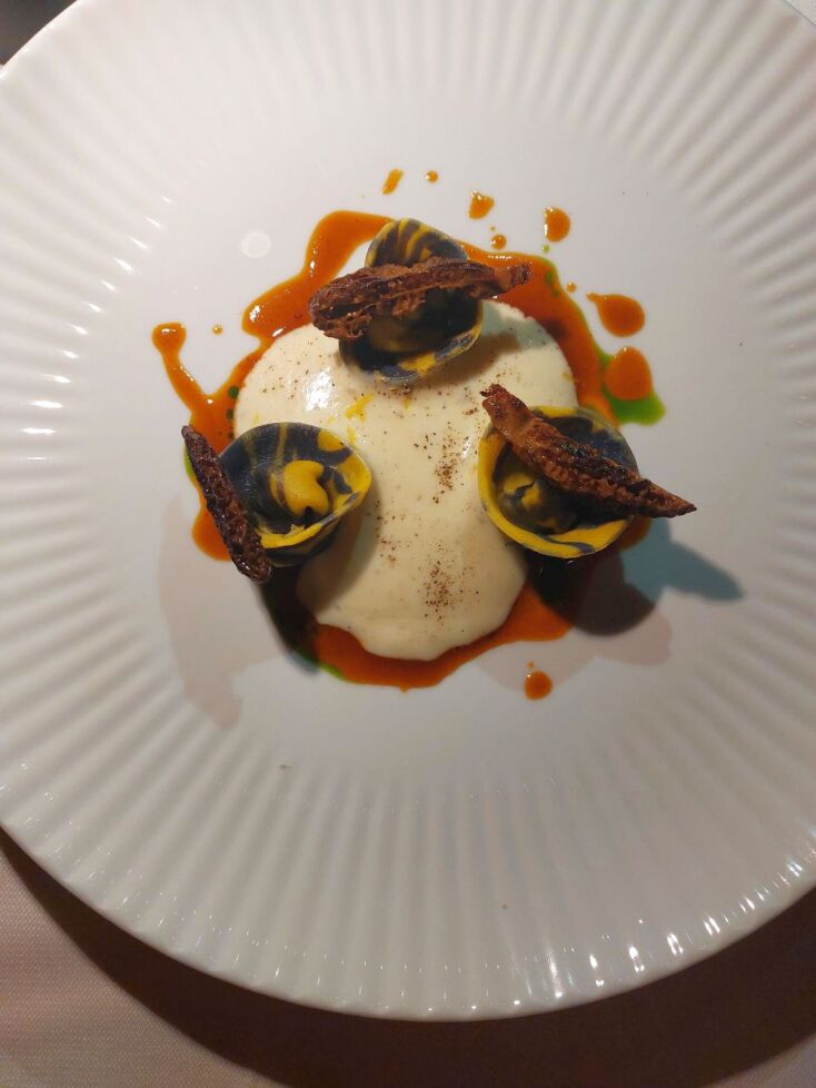 Cappelletti με άγρια μανιτάρια και μπεσαμέλ με γραβιέρα Νάξου