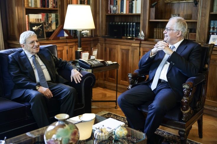 Ο Κωνσταντίνος Τασούλας υποδέχθηκε τον Τάσο Γιαννίτση στο Προεδρικό Μέγαρο