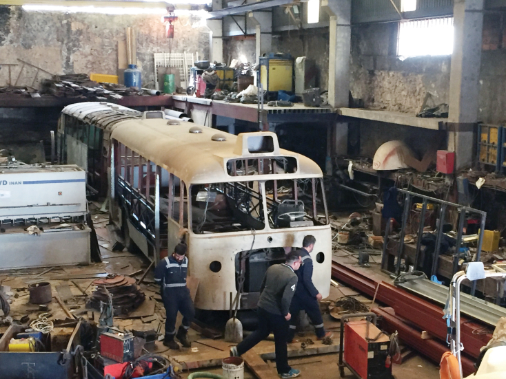 Παλιά αστικά και υπεραστικά λεωφορεία που έχουν μετατραπεί σήμερα